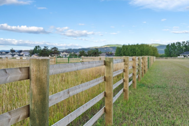 view of yard featuring a rural view