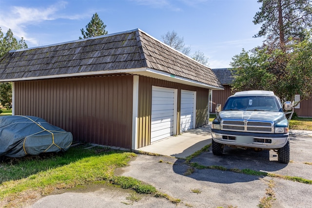 view of detached garage