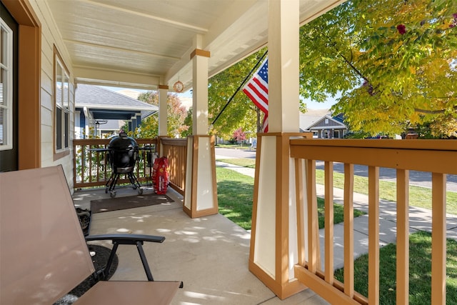 view of patio featuring covered porch