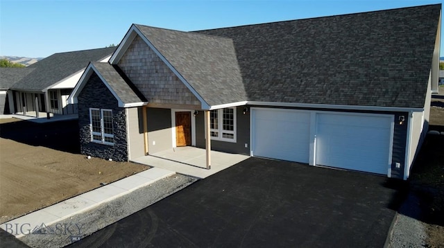 view of front facade featuring a garage