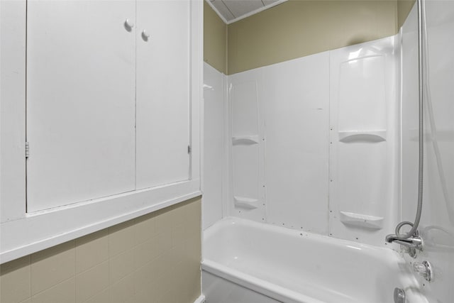 161 3rd Ave, Kalispell, MT 59901 - bathroom featuring washtub / shower combination