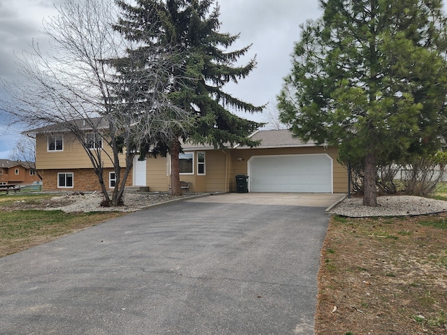 view of front facade with a garage