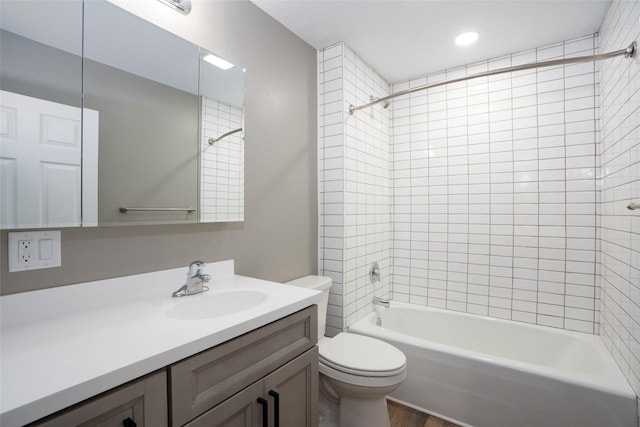 614 3rd Ave, Havre, MT 59501 - full bath with vanity, shower / washtub combination, and wood finished floors