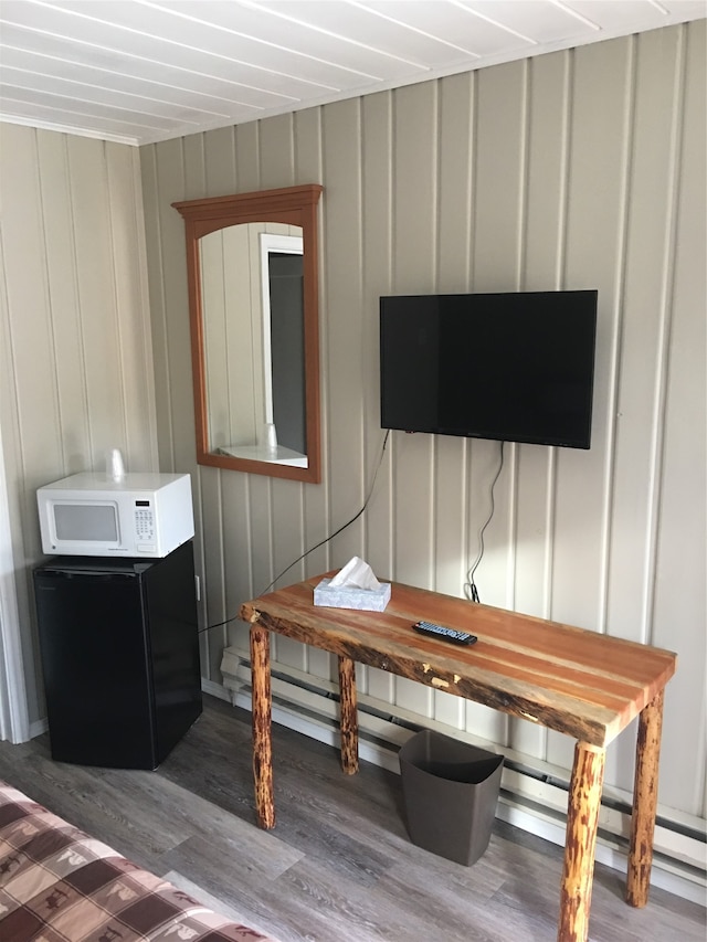 interior details with wood walls