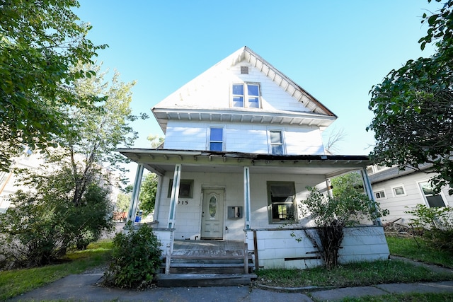 view of front facade featuring a porch