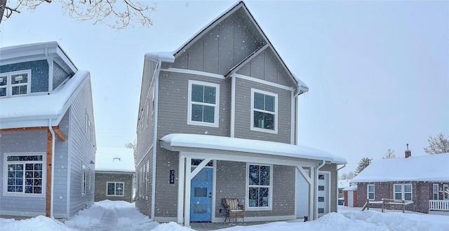 view of front facade with covered porch