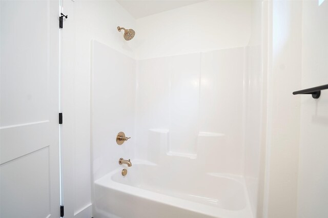 bathroom featuring shower / tub combination