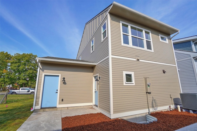 view of rear view of house