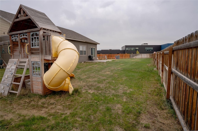 view of yard featuring a playground