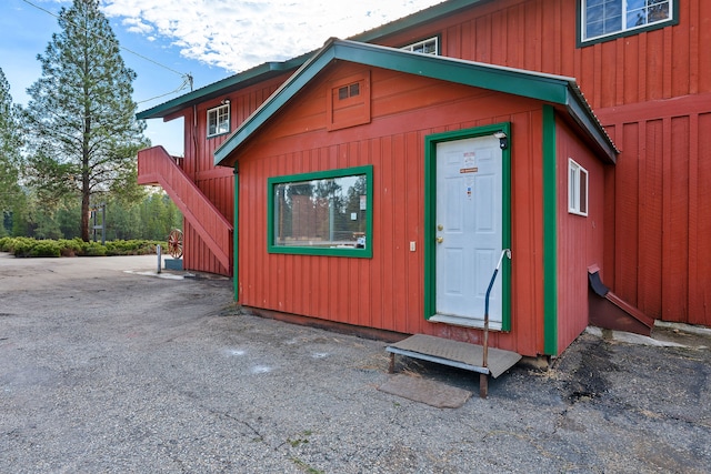 view of outbuilding