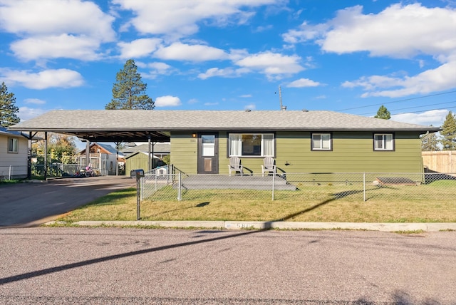 view of front facade with a front lawn