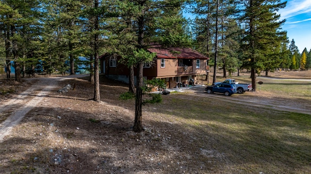 view of front facade featuring a carport