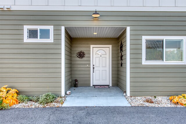 view of entrance to property