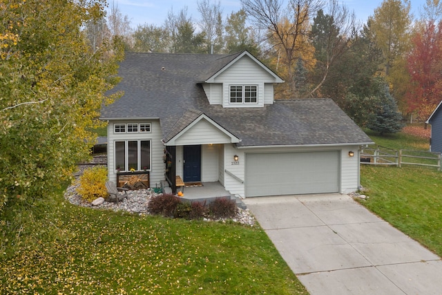 view of front facade with a front yard