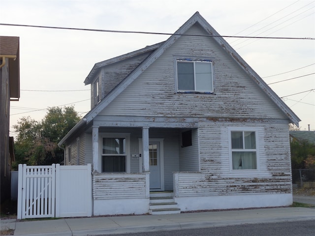 view of front of property with covered porch