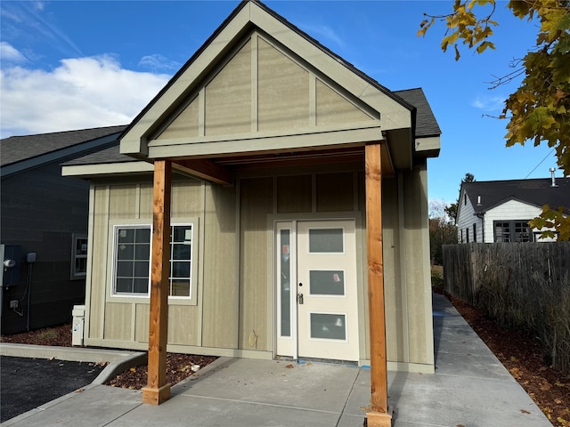 view of property entrance