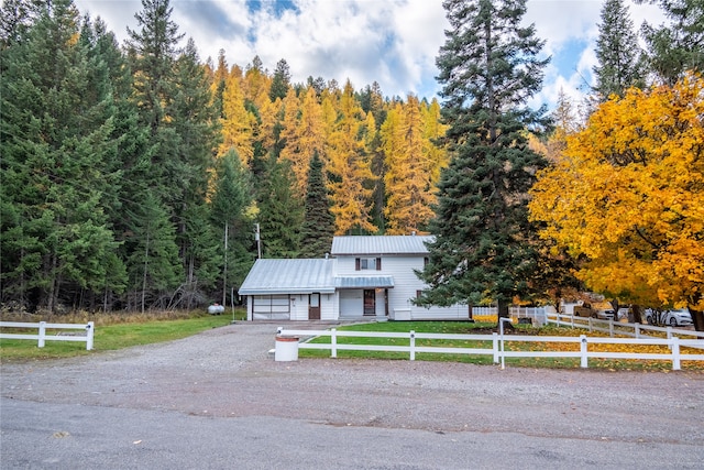 view of front of property with a front yard