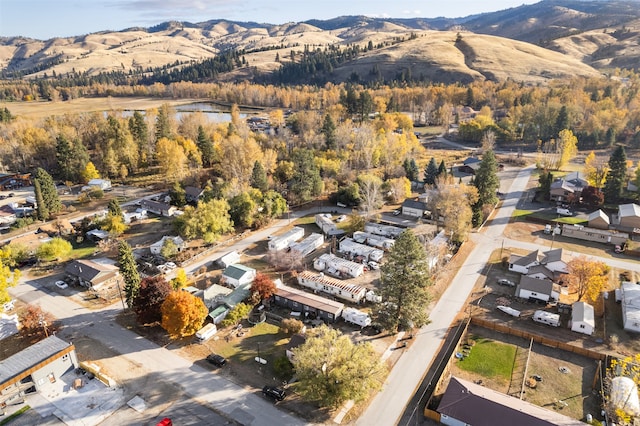 bird's eye view with a mountain view