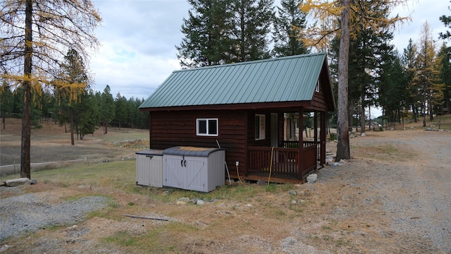 view of home's exterior