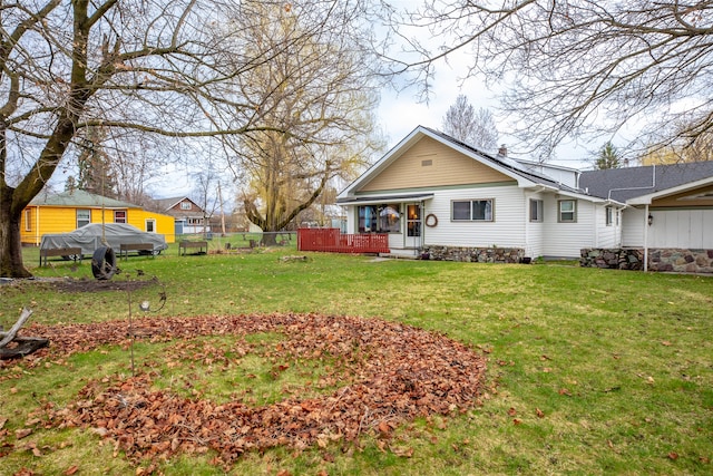 exterior space featuring a lawn