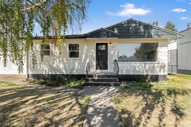 view of front of house with a front yard