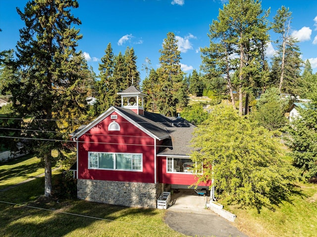 view of outdoor structure with a yard