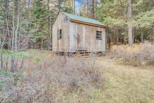 view of outbuilding