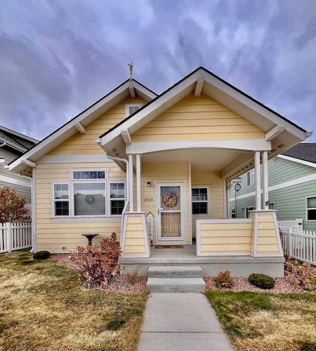 view of front facade with covered porch