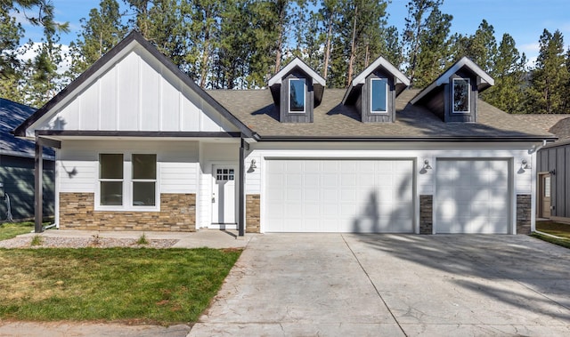 view of front of home with a front yard