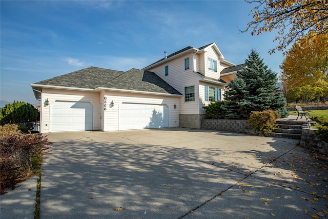 view of front facade featuring a garage