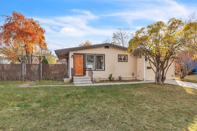 view of front of house featuring a front yard