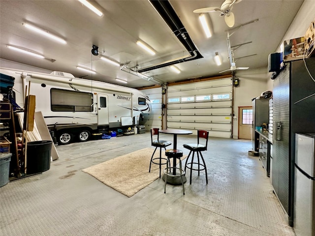 garage with ceiling fan