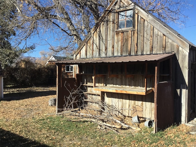 view of outbuilding