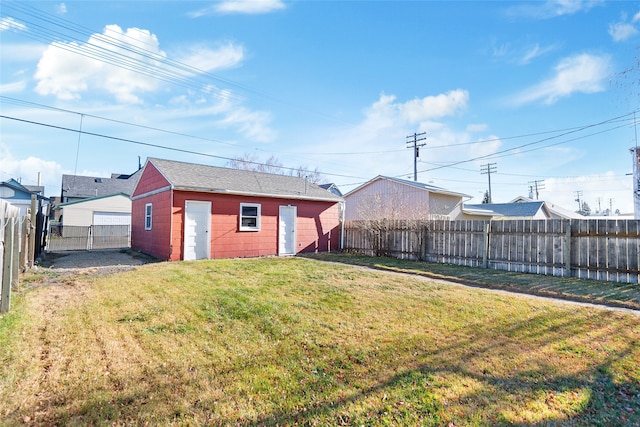 view of yard with an outdoor structure