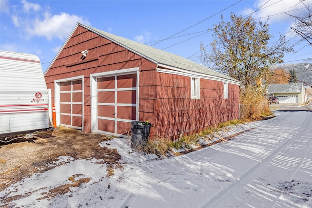 view of detached garage