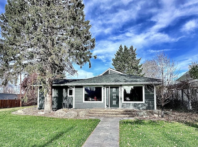 view of front facade with a front lawn