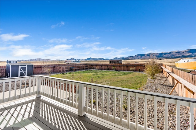 balcony featuring a mountain view