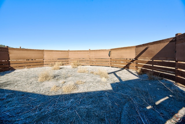 view of yard featuring a rural view