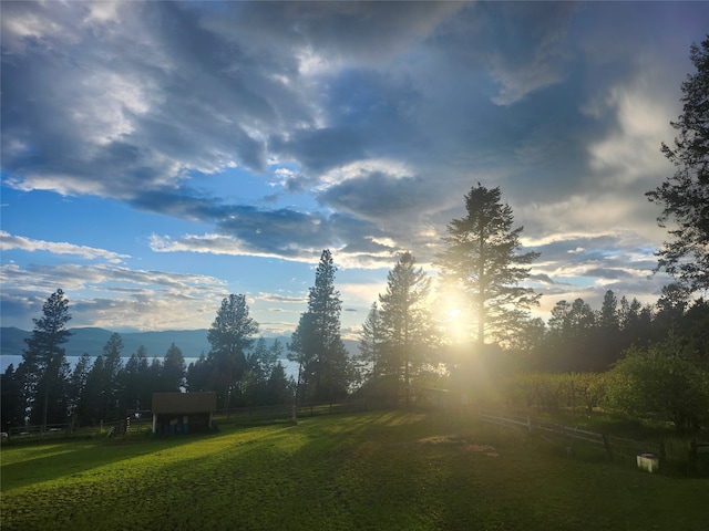 view of home's community with a rural view