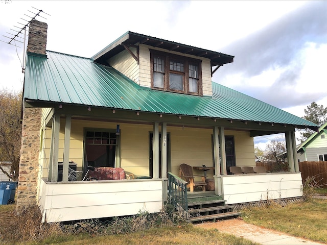 view of front of house featuring covered porch