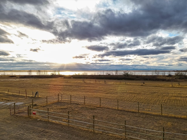 view of yard featuring a rural view