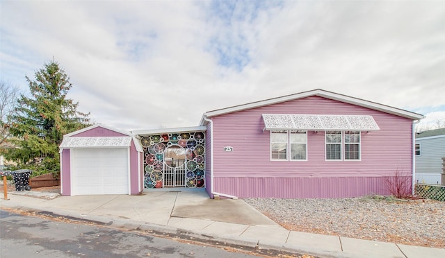 view of front facade with a garage