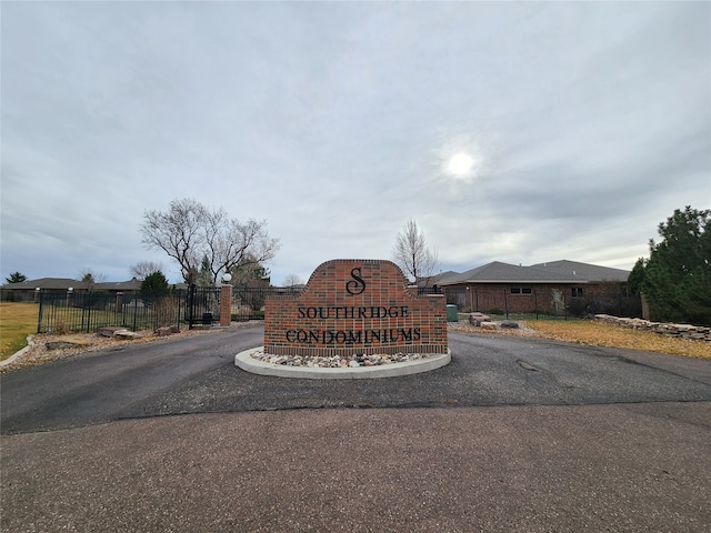 view of community / neighborhood sign