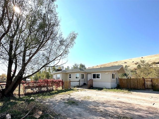 view of front of property