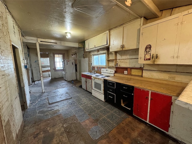 703 Birch St, Anaconda, MT 59711 - kitchen with white appliances