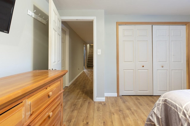 sitting room featuring light hardwood / wood-style floors