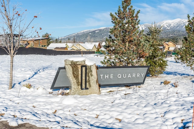 details featuring a mountain view