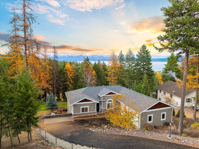 view of front of property