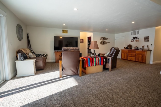 living room with carpet