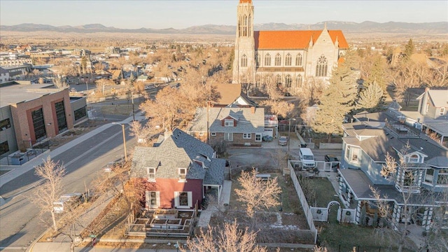 bird's eye view featuring a mountain view